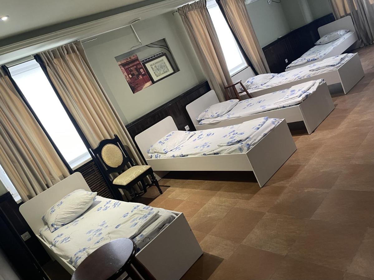 Mang'O Hostel อัคเทา ภายนอก รูปภาพ
